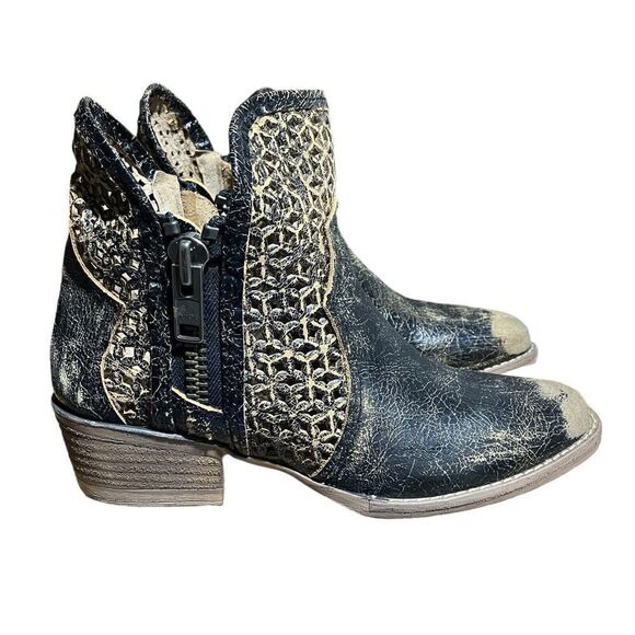 Circle G Shoes - Circle G Booties WMNS 7‎ Western Cut Outs Ankle Distressed Black Cowgirl Rodeo